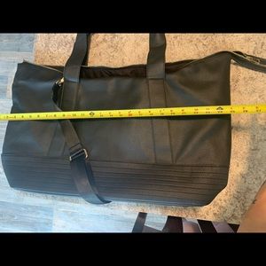 Weekend leather bag